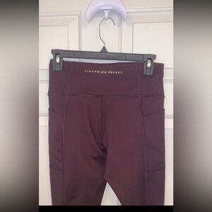 Victoria’s Secret Maroon full length Leggings Size 6